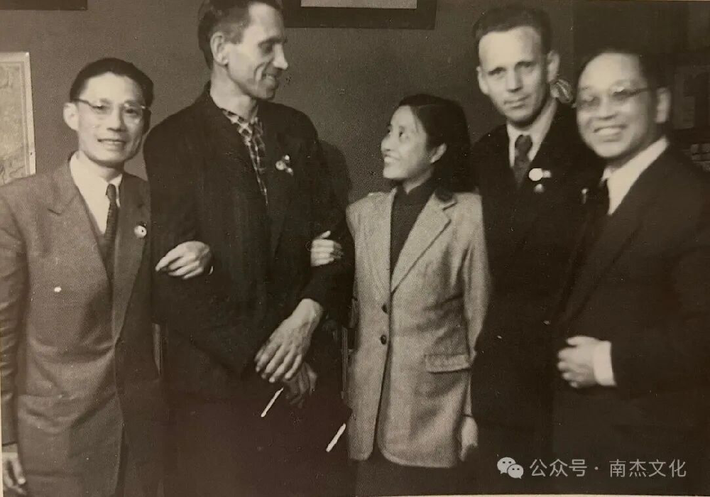 欧阳予倩：苏联第一届的戏剧节